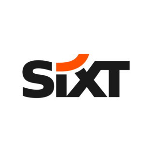 Logo von "Sixt" mit schwarzem Schriftzug und einem orangefarbenen "X".