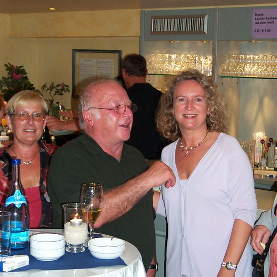 Birgit Friese mit Norbert Blum auf dem Kampener Literatursommer im Jahr 2000. 