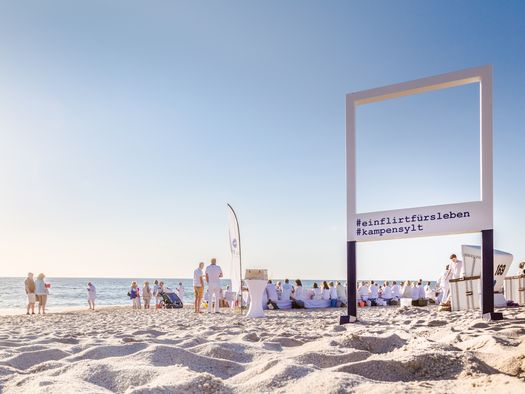 White Dinner am Strand in Kampen